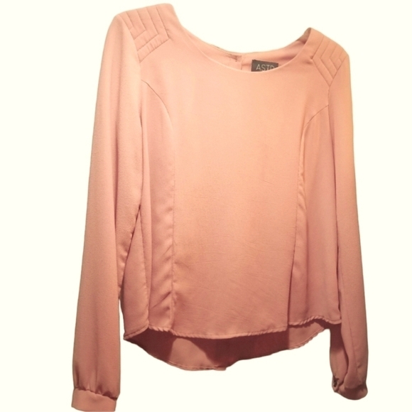 ASTR pink blouse long sleeve back buttons AD419801 quilted shoulder design crepe - Picture 1 of 10